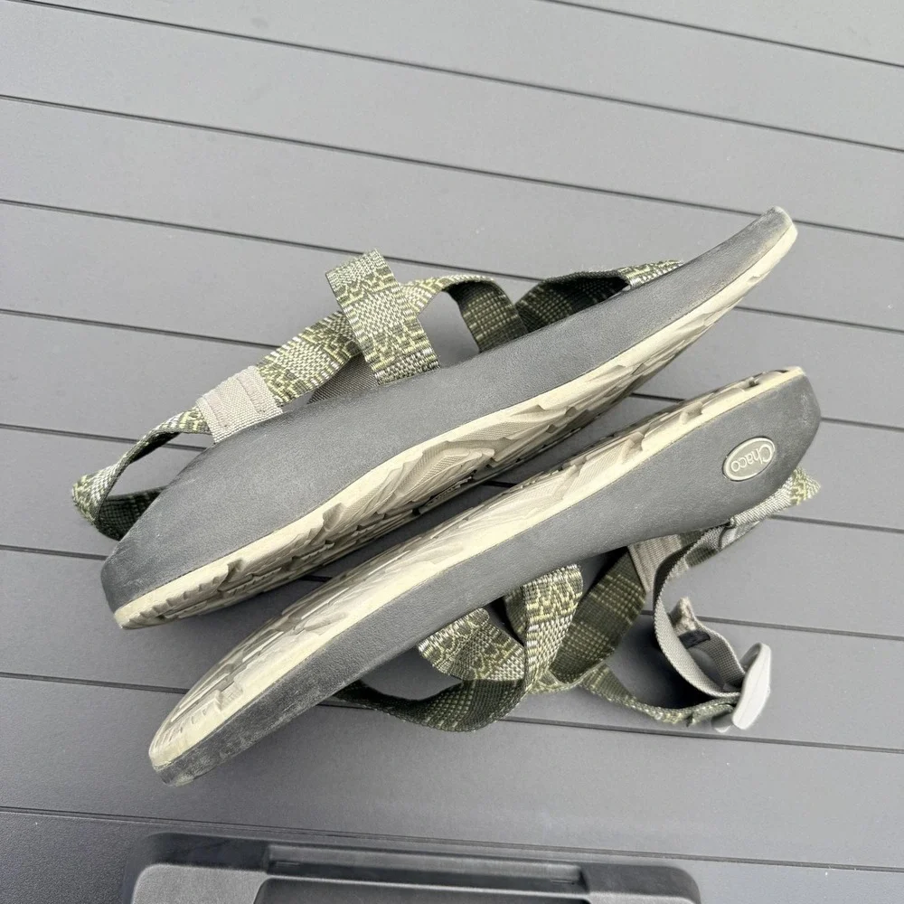 Chaco Shoes Mens Size 11 Gray Strap Sandals Adjustable Buckle Hiking Outdoor